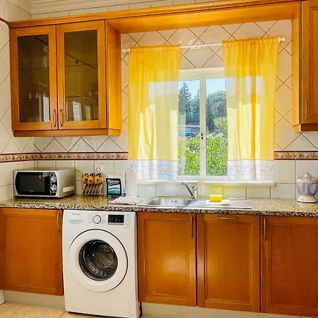 Lara Lima By Check-in Portugal Αλμπουφέιρα