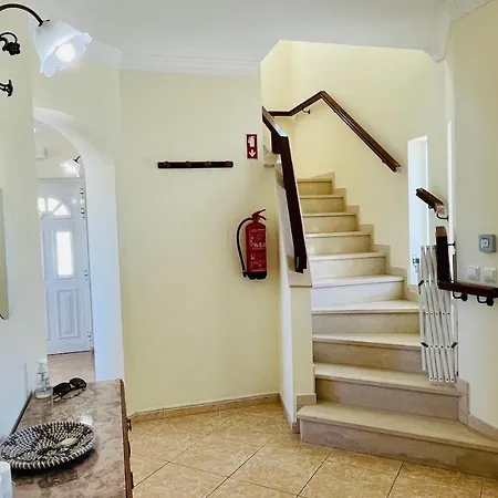 Lara Lima By Check-in Portugal Αλμπουφέιρα