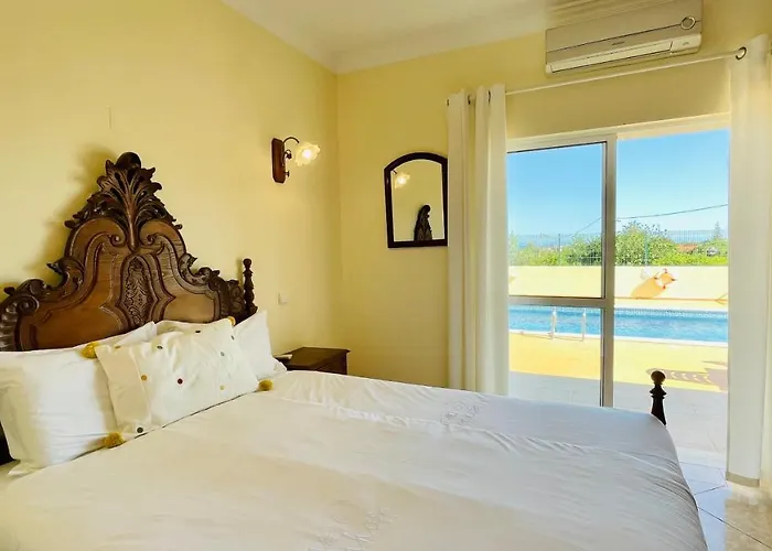 Lara Lima By Check-in Portugal