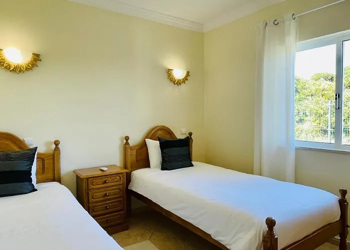 Lara Lima By Check-in Portugal *