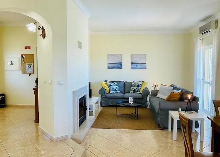 Lara Lima By Check-in Portugal