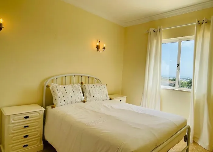 Lara Lima By Check-in Portugal *